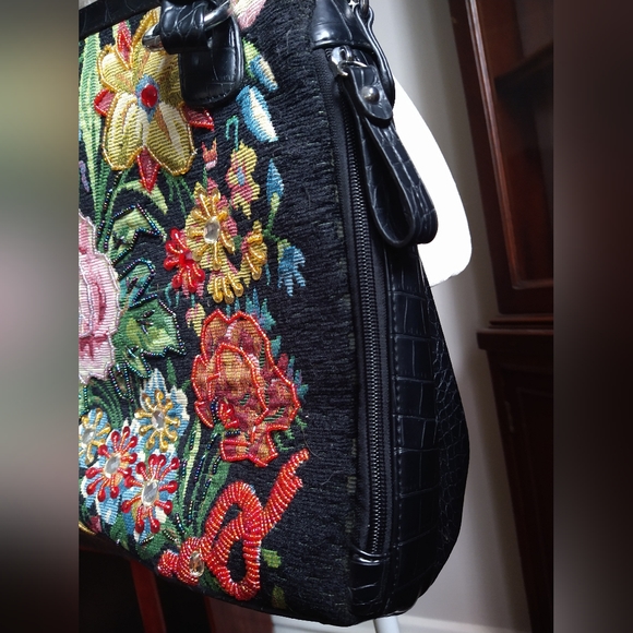 Mellow World beaded floral multi strap cross body purse - Picture 6 of 13